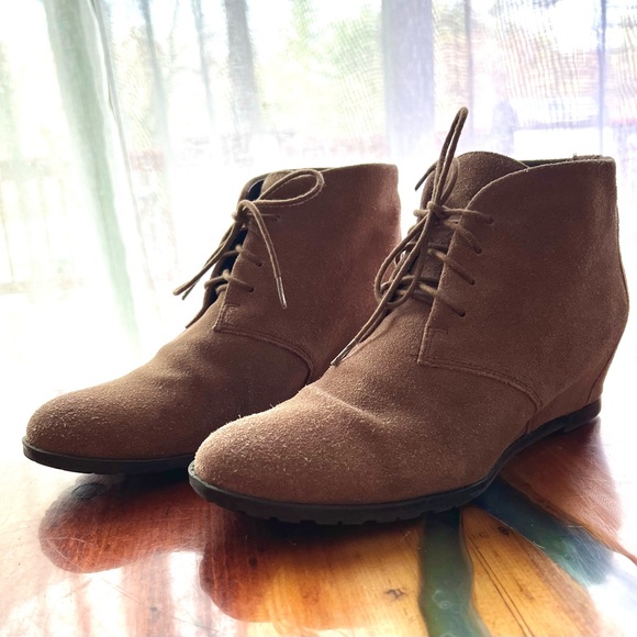 Franco Sarto Xava Tan Hidden Wedge Suede Ankle Bootie Size 9 - Picture 3 of 4